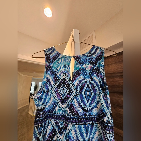 Dress- -Medium-Necklace included - Picture 4 of 4